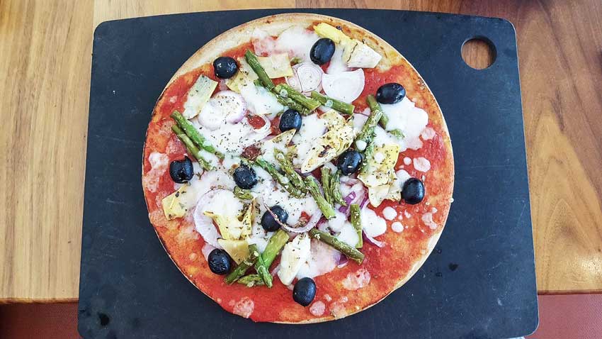 Glutenfreie Pizza mit veganem Käse bei "Pizza Express"