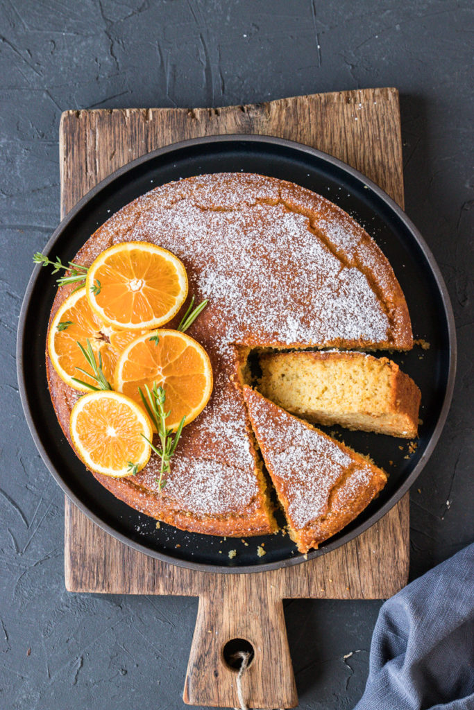 Glutenfreier und veganer Orangen Polenta Kuchen