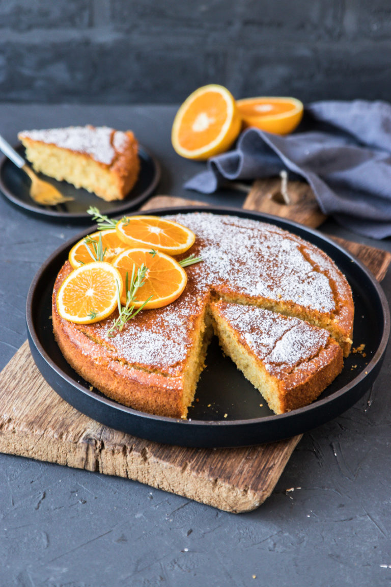 Glutenfreier und veganer Orangen Polenta Kuchen