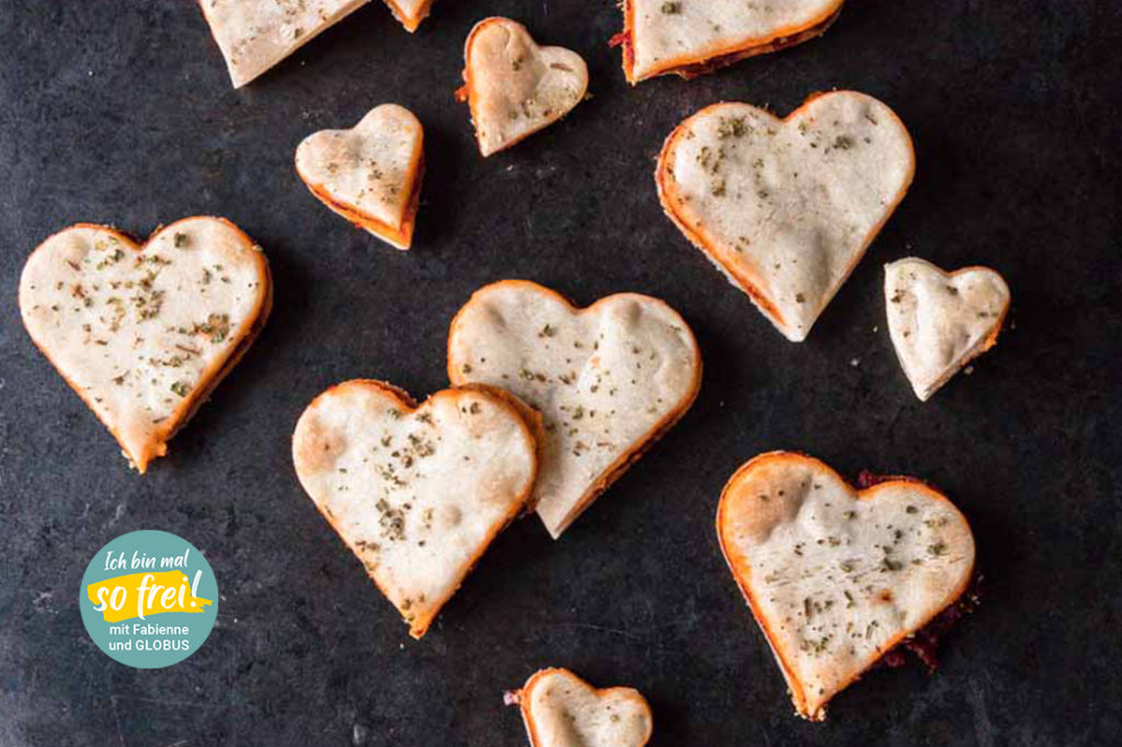 Glutenfreie und vegane Pizzataschen zum Valentinstag