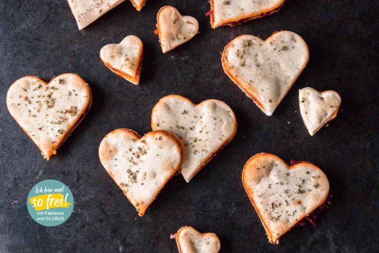 Glutenfreie und vegane Pizzataschen zum Valentinstag