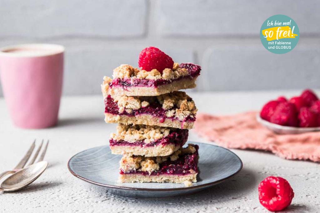 Glutenfreie und vegane Beeren Streusel Schnitten
