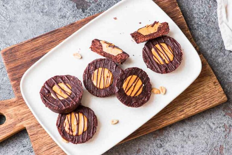 Glutenfreie und vegane No Bake Erdnuss Schokoladen Cups Glutenfreie und vegane No Bake Erdnuss Schokoladen Cups